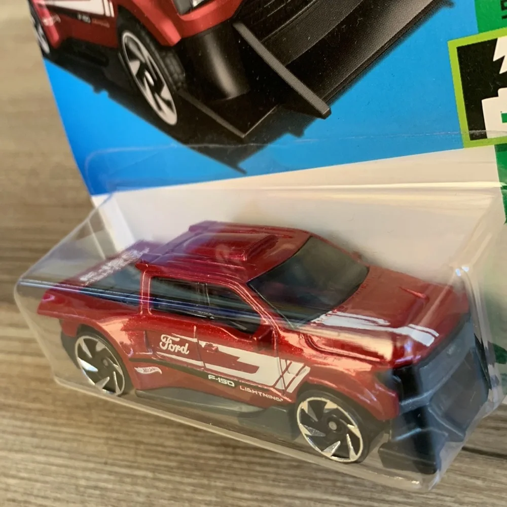 Hot Wheels Ford F150 Lightning Custom Truck Electric Vehicle EV Hotwheels New